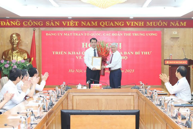 Ông Ngô Văn Cương giữ chức Phó Bí thư chuyên trách Đảng ủy MTTQ, các đoàn thể Trung ương- Ảnh 3. Ông Ngô Văn Cương giữ chức Phó Bí thư chuyên trách Đảng ủy MTTQ, các đoàn thể Trung ương- Ảnh 3.