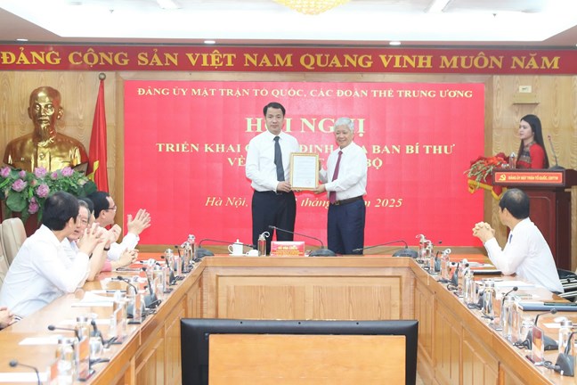 Ông Ngô Văn Cương giữ chức Phó Bí thư chuyên trách Đảng ủy MTTQ, các đoàn thể Trung ương- Ảnh 2. Ông Ngô Văn Cương giữ chức Phó Bí thư chuyên trách Đảng ủy MTTQ, các đoàn thể Trung ương- Ảnh 2.
