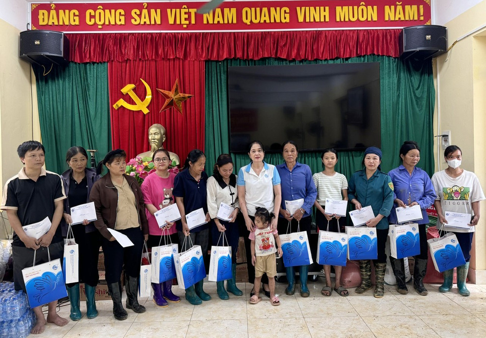 Lãnh đạo Hội LHPN Việt Nam thăm hỏi, tặng quà người dân vùng lũ quét tại huyện Ba Bể, Bắc Kạn- Ảnh 2.