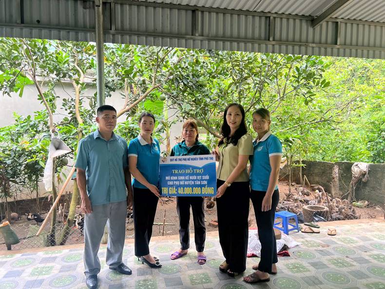 Phu Tho: Unterstützung von über 3000 Frauen beim Aufstieg und der wirtschaftlichen Entwicklung - Foto 2. Phú Thọ: Hỗ trợ trên 3000 phụ nữ vươn lên phát triển kinh tế- Ảnh 2.