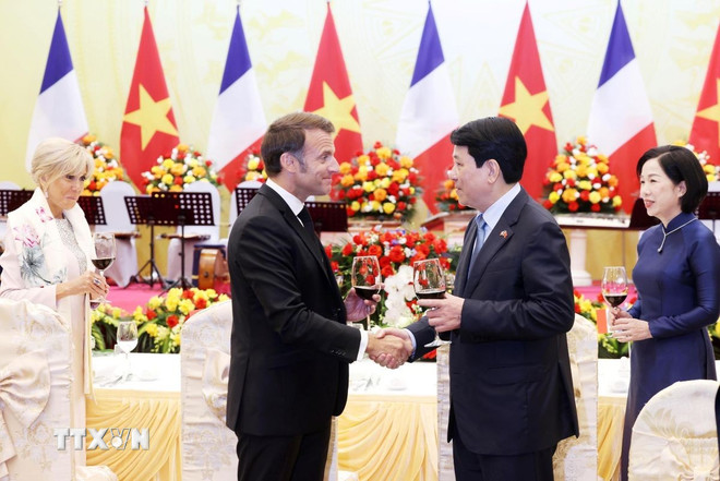 Chủ tịch nước Lương Cường chủ trì chiêu đãi cấp Nhà nước Tổng thống Pháp- Ảnh 1.
