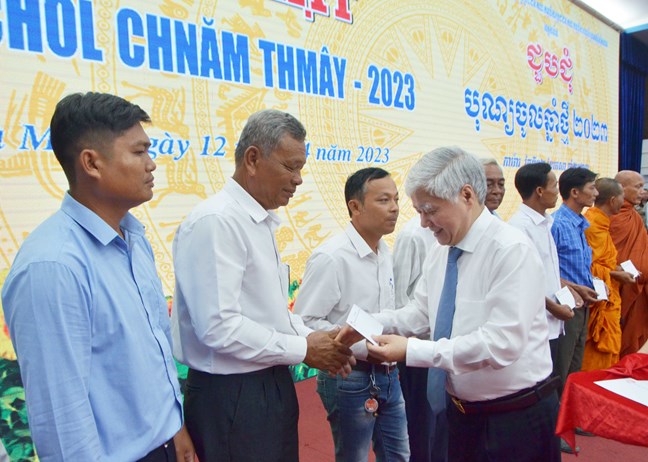 Nâng cao chất lượng, hiệu quả công tác tuyên truyền, vận động của Mặt trận các cấp thực hiện Nghị quyết của Bộ Chính trị ở vùng đồng bằng sông Cửu Long- Ảnh 1. Nâng cao chất lượng, hiệu quả công tác tuyên truyền, vận động của Mặt trận các cấp thực hiện Nghị quyết của Bộ Chính trị ở vùng đồng bằng sông Cửu Long- Ảnh 1.