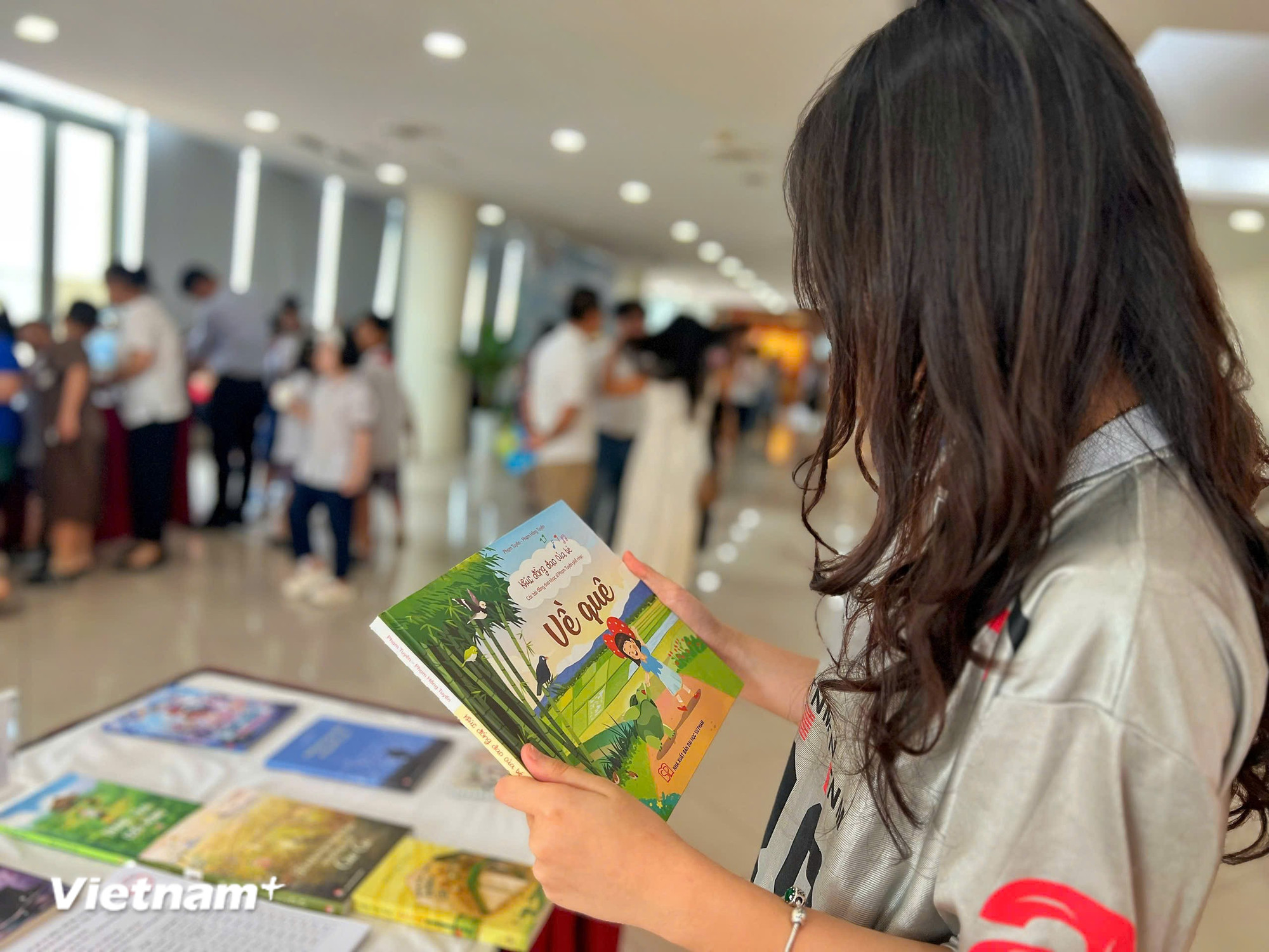 Giải thưởng Thiếu nhi Dế mèn lần thứ 6: Lần đầu có Hiệp sỹ là nhạc sỹ- Ảnh 3. Giải thưởng Thiếu nhi Dế mèn lần thứ 6: Lần đầu có Hiệp sỹ là nhạc sỹ- Ảnh 3.