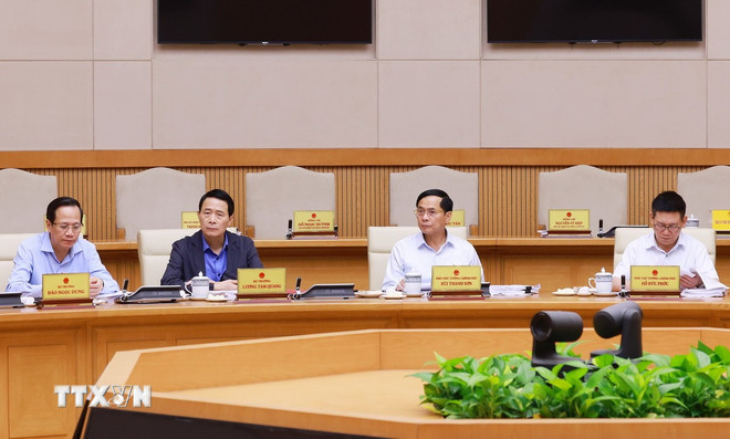 Phân quyền để "địa phương quyết, địa phương làm, địa phương chịu trách nhiệm"- Ảnh 1. Phân quyền để "địa phương quyết, địa phương làm, địa phương chịu trách nhiệm"- Ảnh 1.
