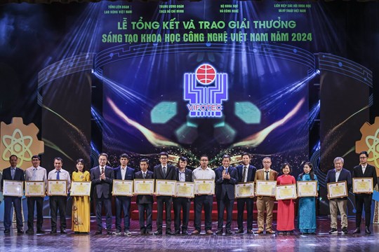42 công trình đoạt Giải thưởng Sáng tạo Khoa học Công nghệ Việt Nam năm 2024- Ảnh 8. 42 công trình đoạt Giải thưởng Sáng tạo Khoa học Công nghệ Việt Nam năm 2024- Ảnh 8.