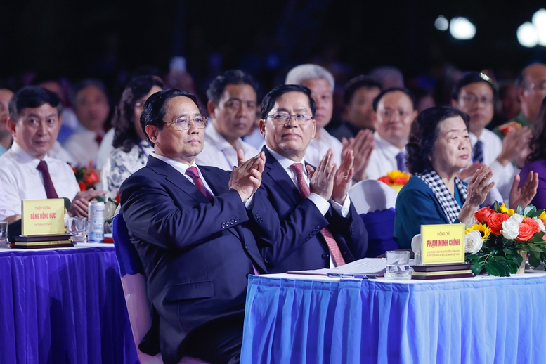 Thủ tướng: Kỷ niệm 50 năm giải phóng Côn Đảo, quyết tâm lập những kỳ tích mới, hào hùng và oanh liệt hơn- Ảnh 1. Thủ tướng: Kỷ niệm 50 năm giải phóng Côn Đảo, quyết tâm lập những kỳ tích mới, hào hùng và oanh liệt hơn- Ảnh 1.