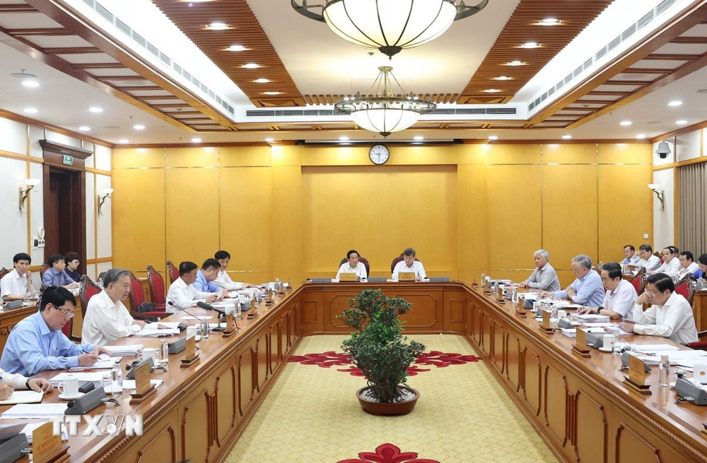 Tổng Bí thư Tô Lâm chủ trì họp cho ý kiến về tiến độ sắp xếp tổ chức bộ máy- Ảnh 1. Tổng Bí thư Tô Lâm chủ trì họp cho ý kiến về tiến độ sắp xếp tổ chức bộ máy- Ảnh 1.