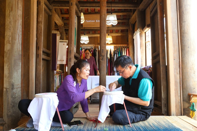 Khởi động tuần du lịch Ninh Bình bằng nhiều hoạt động hấp dẫn du khách- Ảnh 1. Khởi động tuần du lịch Ninh Bình bằng nhiều hoạt động hấp dẫn du khách- Ảnh 1.