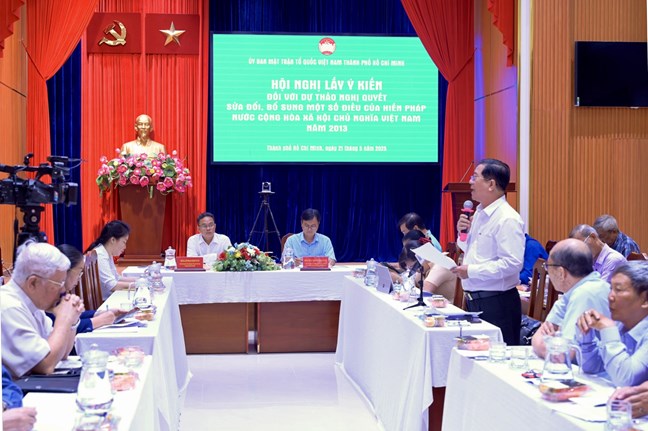 Hơn 51 triệu ý kiến trong hệ thống MTTQ Việt Nam góp ý vào dự thảo Nghị quyết sửa đổi, bổ sung Hiến pháp năm 2013- Ảnh 8. Hơn 51 triệu ý kiến trong hệ thống MTTQ Việt Nam góp ý vào dự thảo Nghị quyết sửa đổi, bổ sung Hiến pháp năm 2013- Ảnh 8.