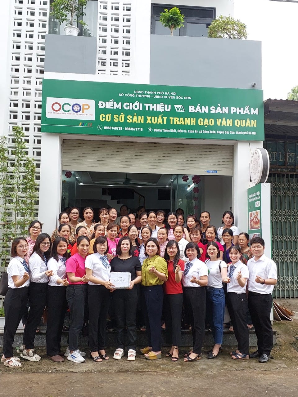 Người phụ nữ “vẽ” tương lai từ những hạt gạo Việt- Ảnh 3. Người phụ nữ “vẽ” tương lai từ những hạt gạo Việt- Ảnh 3.