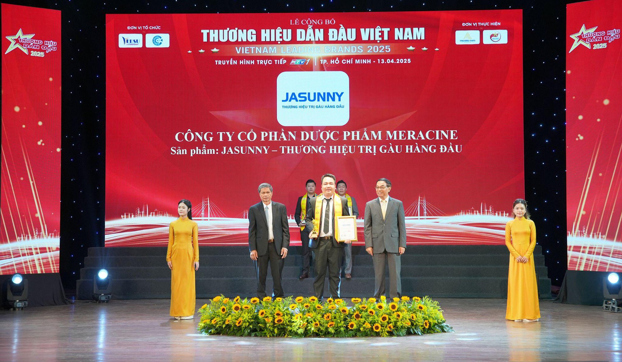 Jasunny – Top 100 Thương hiệu dẫn đầu Việt Nam 2025 "bật mí" bí quyết mái tóc sạch gàu chuẩn khoa học - Ảnh 1. Jasunny – Top 100 Thương hiệu dẫn đầu Việt Nam 2025 "bật mí" bí quyết mái tóc sạch gàu chuẩn khoa học - Ảnh 1.