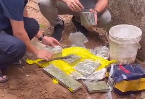 Vụ án ma túy ở Quảng Ninh khiến 1 chiến sĩ công an hy sinh: Bắt 16 nghi phạm, thu giữ 38 bánh heroin- Ảnh 2. Vụ án ma túy ở Quảng Ninh khiến 1 chiến sĩ công an hy sinh: Bắt 16 nghi phạm, thu giữ 38 bánh heroin- Ảnh 2.