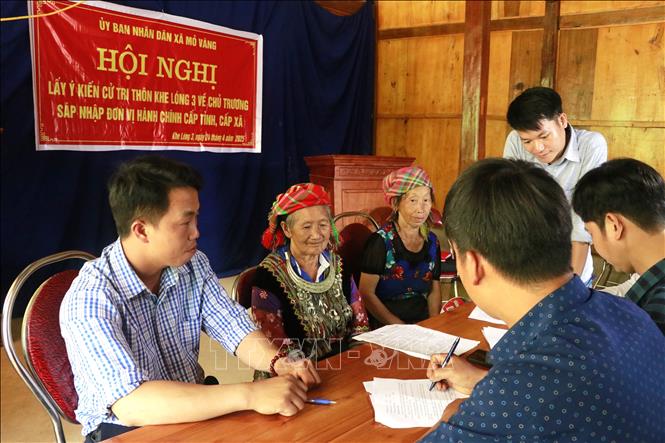 Hội LHPN Việt Nam lấy ý kiến cán bộ, hội viên, phụ nữ về dự thảo Nghị quyết sửa đổi Hiến pháp năm 2013- Ảnh 1. Hội LHPN Việt Nam lấy ý kiến cán bộ, hội viên, phụ nữ về dự thảo Nghị quyết sửa đổi Hiến pháp năm 2013- Ảnh 1.
