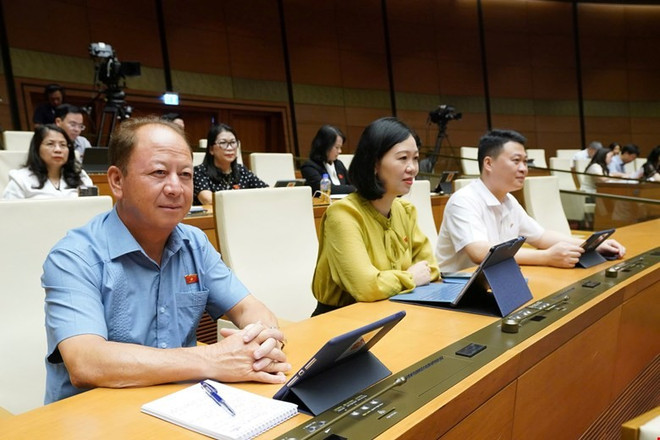 Họp Quốc hội: Đề xuất tăng thuế tiêu thụ đặc biệt với rượu, bia, thuốc lá từ năm 2027- Ảnh 1. Họp Quốc hội: Đề xuất tăng thuế tiêu thụ đặc biệt với rượu, bia, thuốc lá từ năm 2027- Ảnh 1.