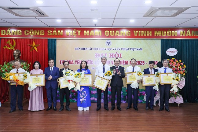 Đại hội thi đua yêu nước Liên hiệp các Hội Khoa học và Kỹ thuật Việt Nam lần thứ V- Ảnh 4. Đại hội thi đua yêu nước Liên hiệp các Hội Khoa học và Kỹ thuật Việt Nam lần thứ V- Ảnh 4.
