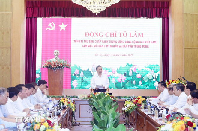 Tổng Bí thư Tô Lâm: Kết hợp hài hòa, biện chứng công tác tuyên giáo và dân vận- Ảnh 3. Tổng Bí thư Tô Lâm: Kết hợp hài hòa, biện chứng công tác tuyên giáo và dân vận- Ảnh 3.