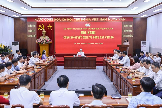 Ông Bùi Duy Đông được bổ nhiệm làm Thư ký Chủ tịch Ủy ban Trung ương MTTQ Việt Nam- Ảnh 1. Ông Bùi Duy Đông được bổ nhiệm làm Thư ký Chủ tịch Ủy ban Trung ương MTTQ Việt Nam- Ảnh 1.