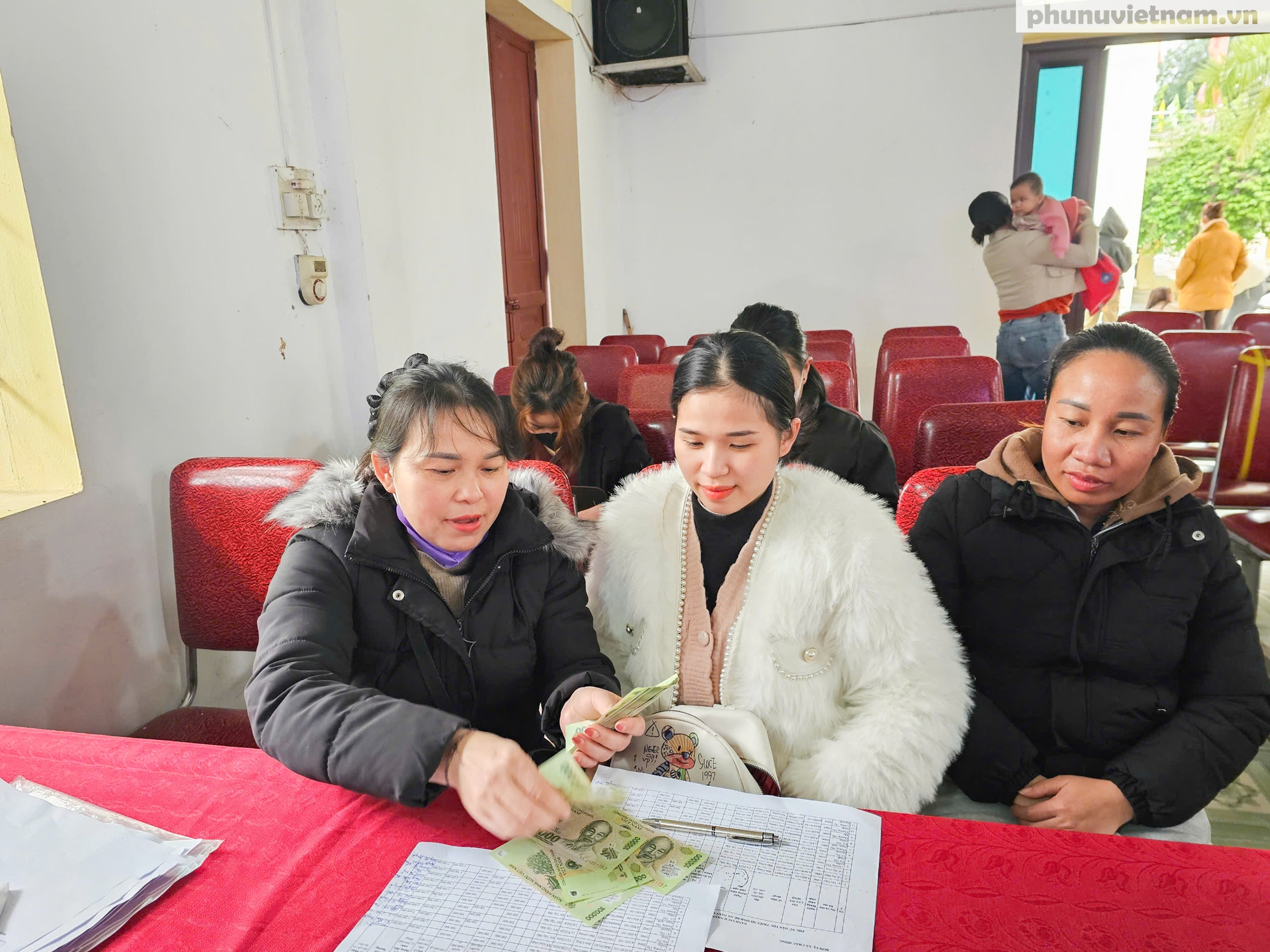 "Gỡ khó" để Dự án 8 đến gần hơn với phụ nữ và trẻ em vùng dân tộc thiểu số - Ảnh 2. "Gỡ khó" để Dự án 8 đến gần hơn với phụ nữ và trẻ em vùng dân tộc thiểu số - Ảnh 2.