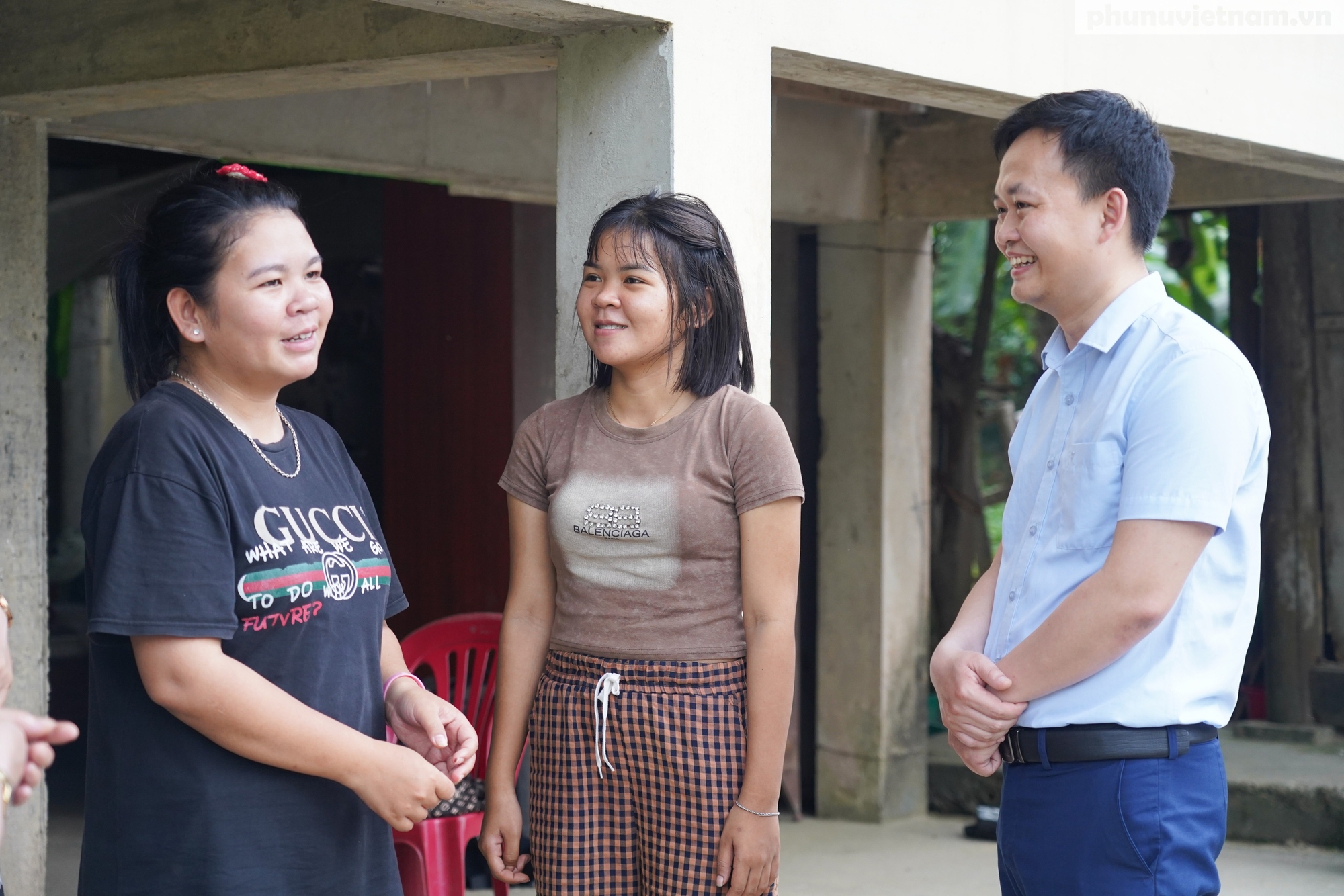 Đồng bào Chứt sẵn sàng đầu tư để tiếp cận thông tin - Ảnh 5. Đồng bào Chứt sẵn sàng đầu tư để tiếp cận thông tin - Ảnh 5.