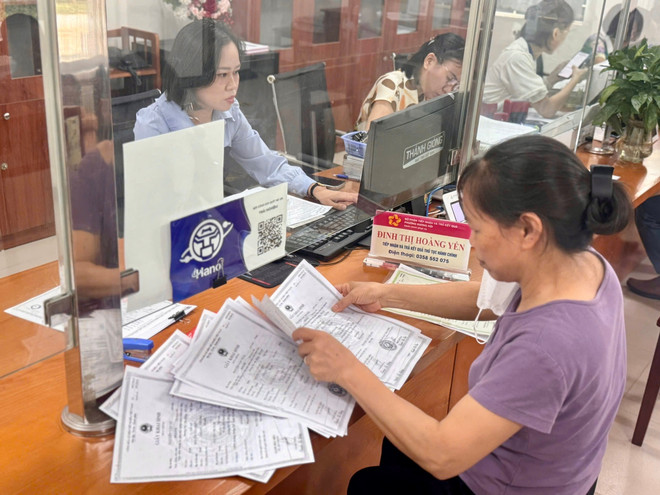 Hà Nội thử nghiệm chính quyền địa phương 2 cấp: Cơ sở vật chất đã sẵn sàng, cán bộ sẽ "tinh thông nghiệp vụ"- Ảnh 4. Hà Nội thử nghiệm chính quyền địa phương 2 cấp: Cơ sở vật chất đã sẵn sàng, cán bộ sẽ "tinh thông nghiệp vụ"- Ảnh 4.