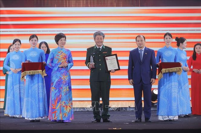 Trao Giải Báo chí Quốc gia lần thứ 19: Tôn vinh các tác giả, tác phẩm "Thép trong bút - Lửa trong tim"- Ảnh 8.