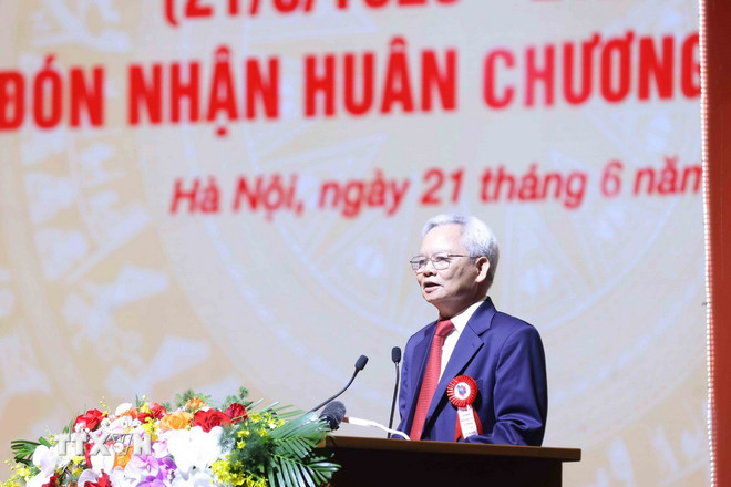 100 năm Báo chí cách mạng: Bền bỉ, kiên trung, phụng sự sự nghiệp cách mạng- Ảnh 3. 100 năm Báo chí cách mạng: Bền bỉ, kiên trung, phụng sự sự nghiệp cách mạng- Ảnh 3.