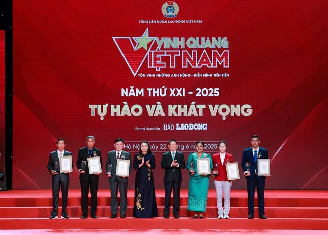 Chương trình "Vinh quang Việt Nam" tạo động lực cho các phong trào thi đua yêu nước- Ảnh 4. Chương trình "Vinh quang Việt Nam" tạo động lực cho các phong trào thi đua yêu nước- Ảnh 4.