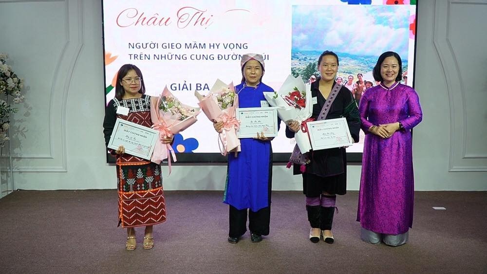 Ženská unie Lao Cai uspořádala finálové kolo soutěže „Ženy ve vedení – Zapalování ohně úspěchu“ – Foto 2. Hội LHPN Lào Cai tổ chức Chung kết cuộc thi