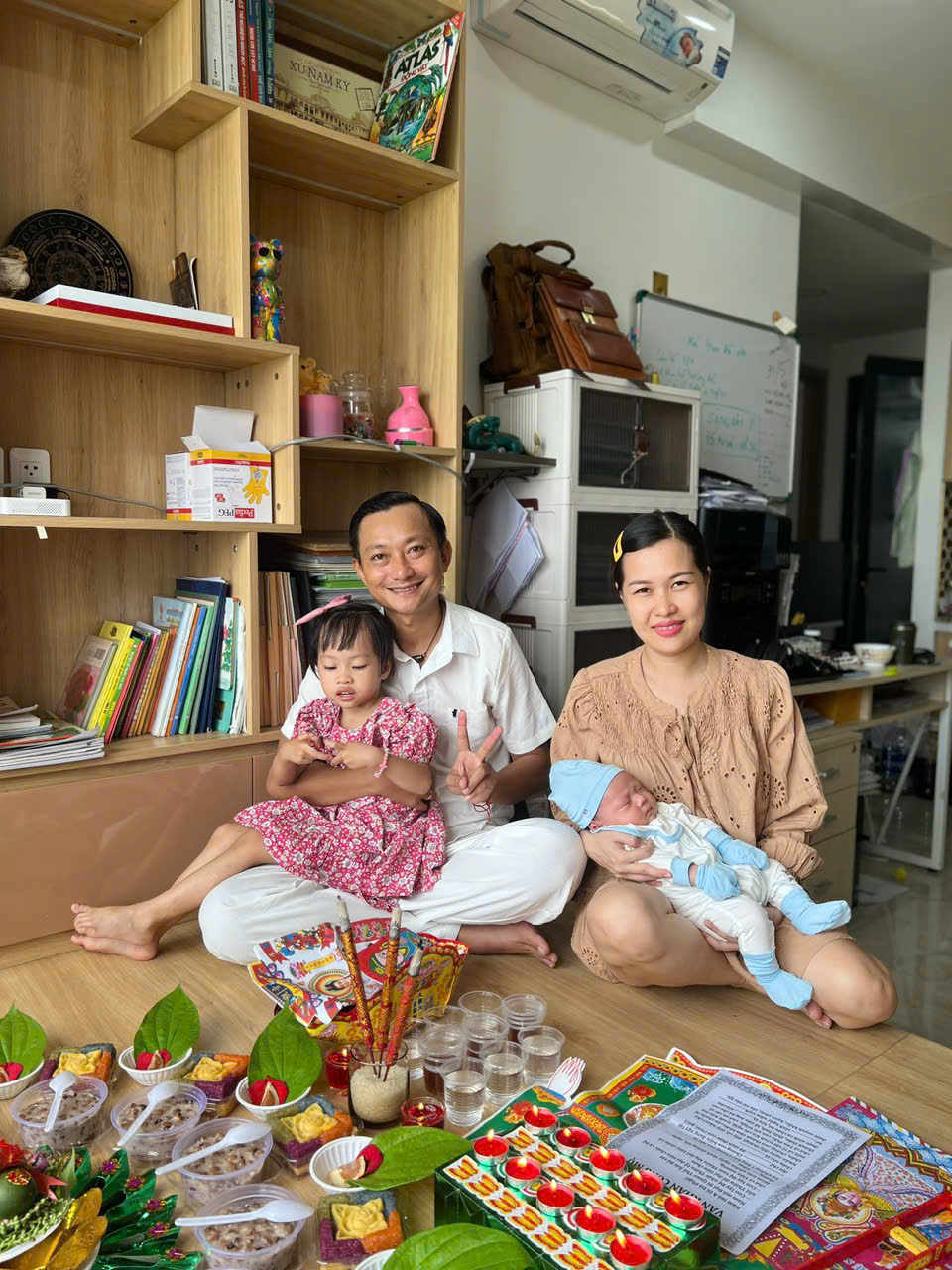 Hơn 20 năm gắn bó, vợ chồng cùng nắm tay vượt qua mọi khó khăn- Ảnh 2. Hơn 20 năm gắn bó, vợ chồng cùng nắm tay vượt qua mọi khó khăn- Ảnh 2.