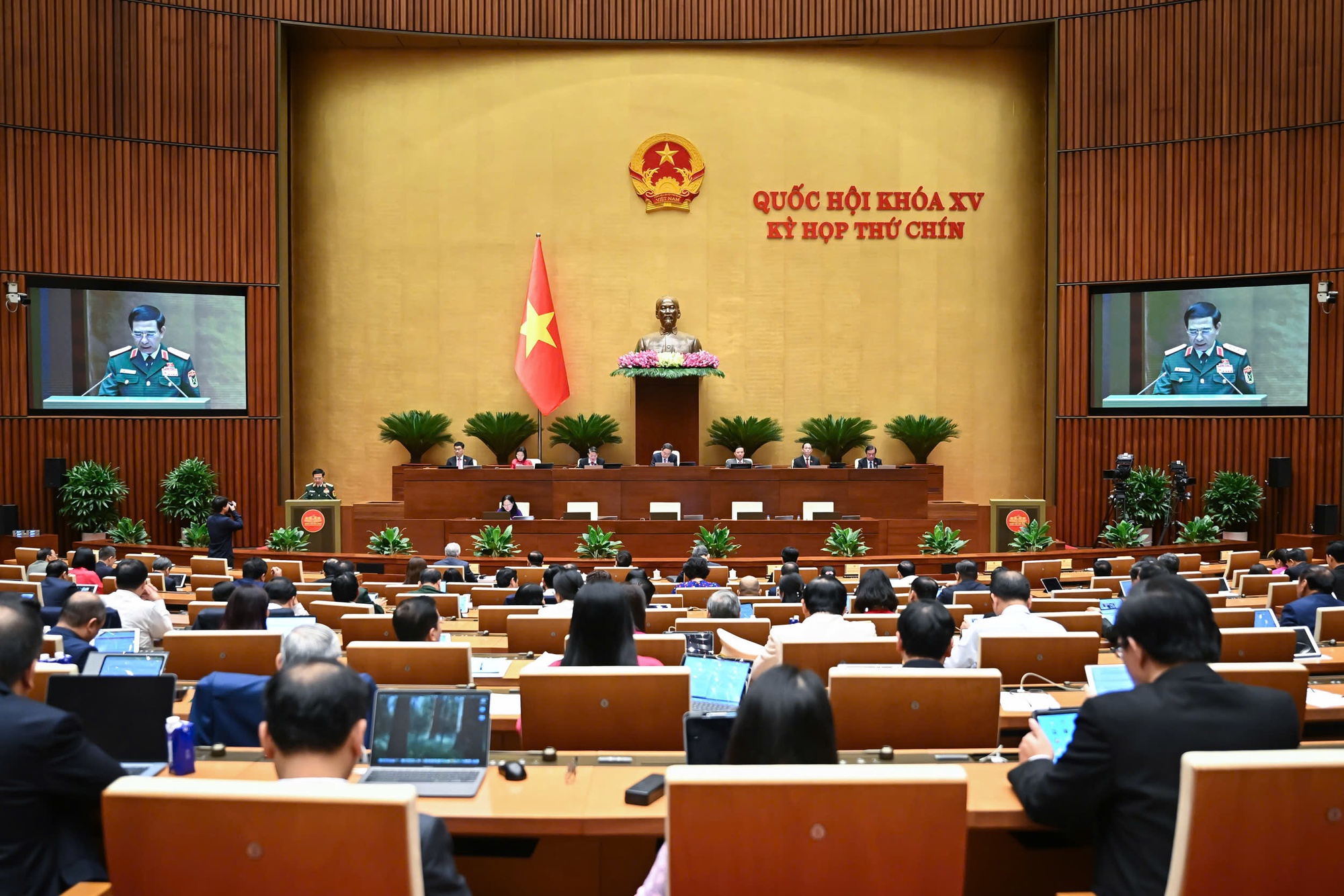 Quốc hội thông qua Luật sửa đổi, bổ sung một số điều của 11 luật về quân sự, quốc phòng- Ảnh 5. Quốc hội thông qua Luật sửa đổi, bổ sung một số điều của 11 luật về quân sự, quốc phòng- Ảnh 5.