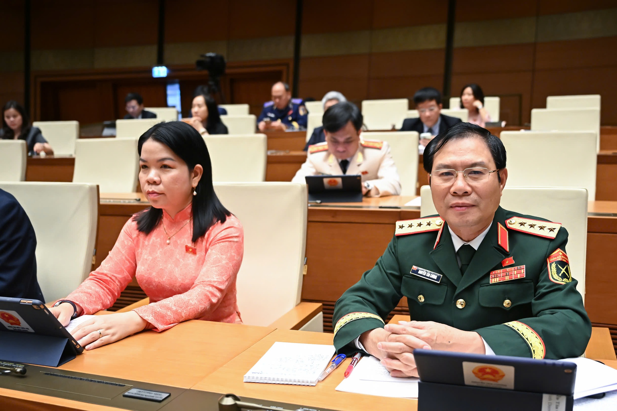 Quốc hội thông qua Luật sửa đổi, bổ sung một số điều của 11 luật về quân sự, quốc phòng- Ảnh 4. Quốc hội thông qua Luật sửa đổi, bổ sung một số điều của 11 luật về quân sự, quốc phòng- Ảnh 4.