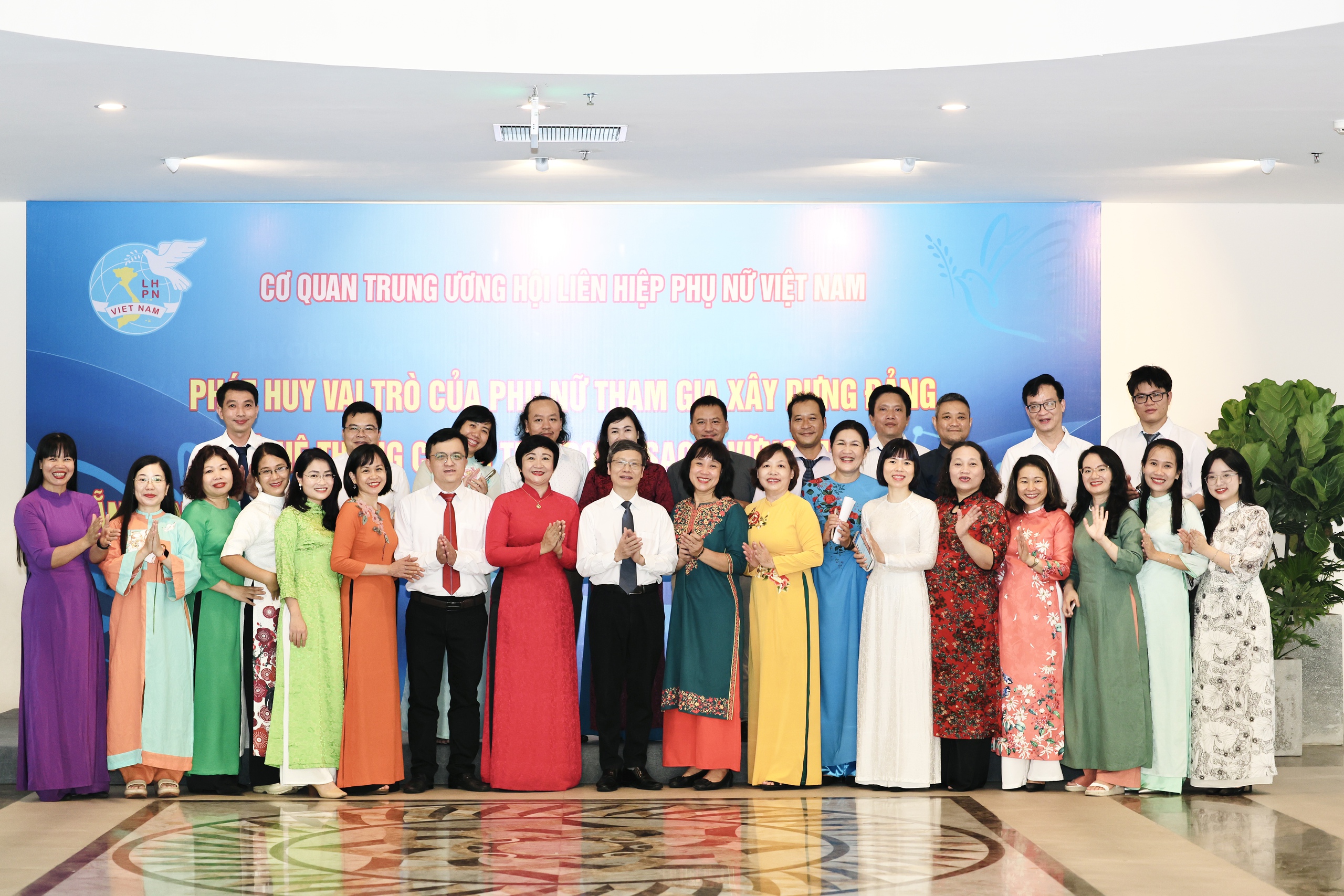 Đại hội Chi bộ Báo Phụ nữ Việt Nam nhiệm kỳ 2025 - 2030: Đoàn kết - Gương mẫu - Trách nhiệm - Sáng tạo - Hiệu quả- Ảnh 9.