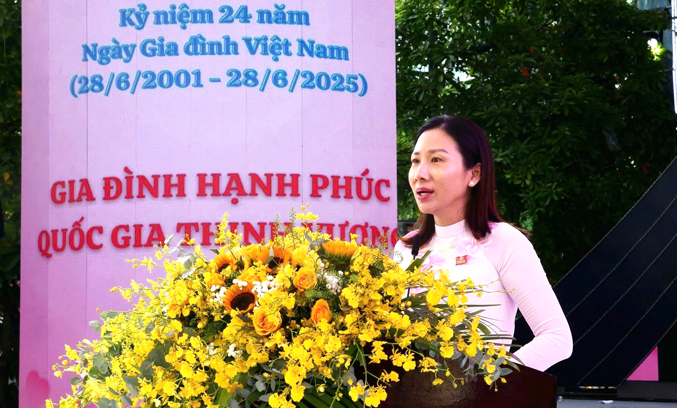 Hội LHPN TPHCM tuyên dương 26 gia đình tiêu biểu- Ảnh 1.