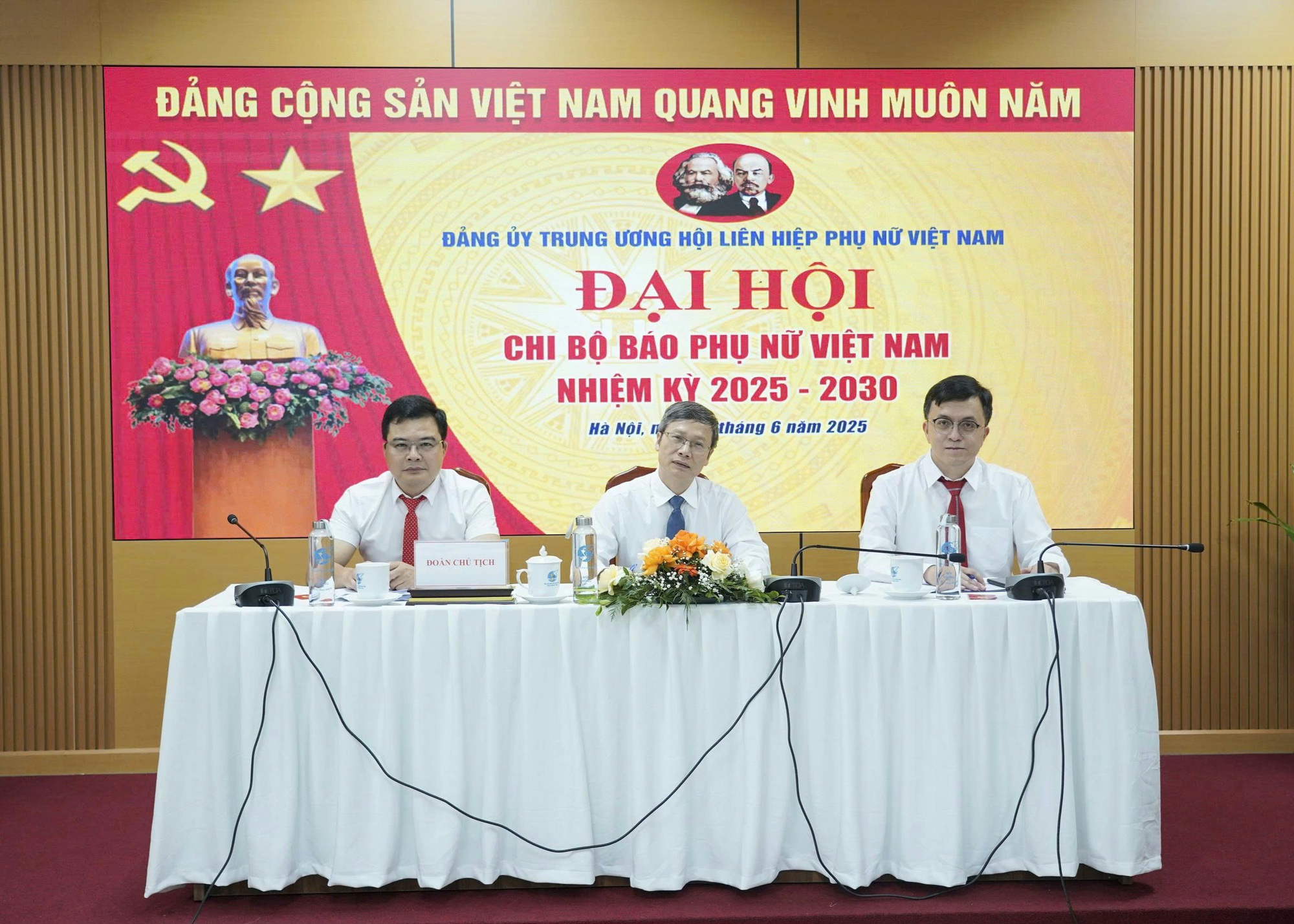 Đại hội Chi bộ Báo Phụ nữ Việt Nam nhiệm kỳ 2025 - 2030: Đoàn kết - Gương mẫu - Trách nhiệm - Sáng tạo - Hiệu quả- Ảnh 4.