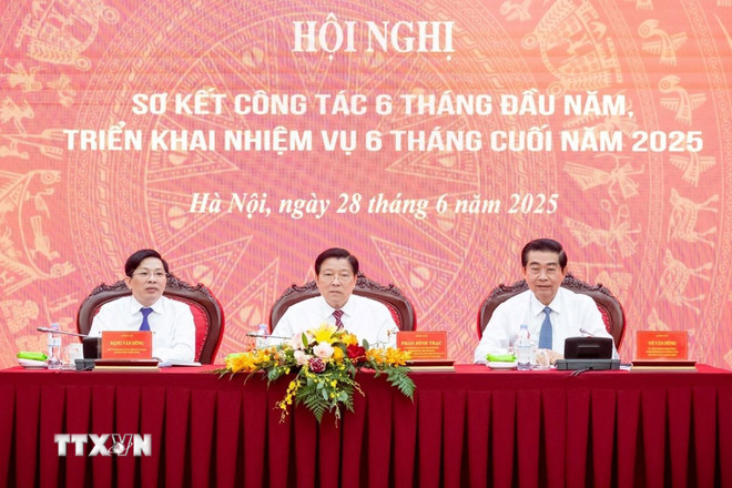 Không để cơ quan nhà nước là vùng trú ẩn an toàn cho cán bộ yếu kém- Ảnh 1. Không để cơ quan nhà nước là vùng trú ẩn an toàn cho cán bộ yếu kém- Ảnh 1.