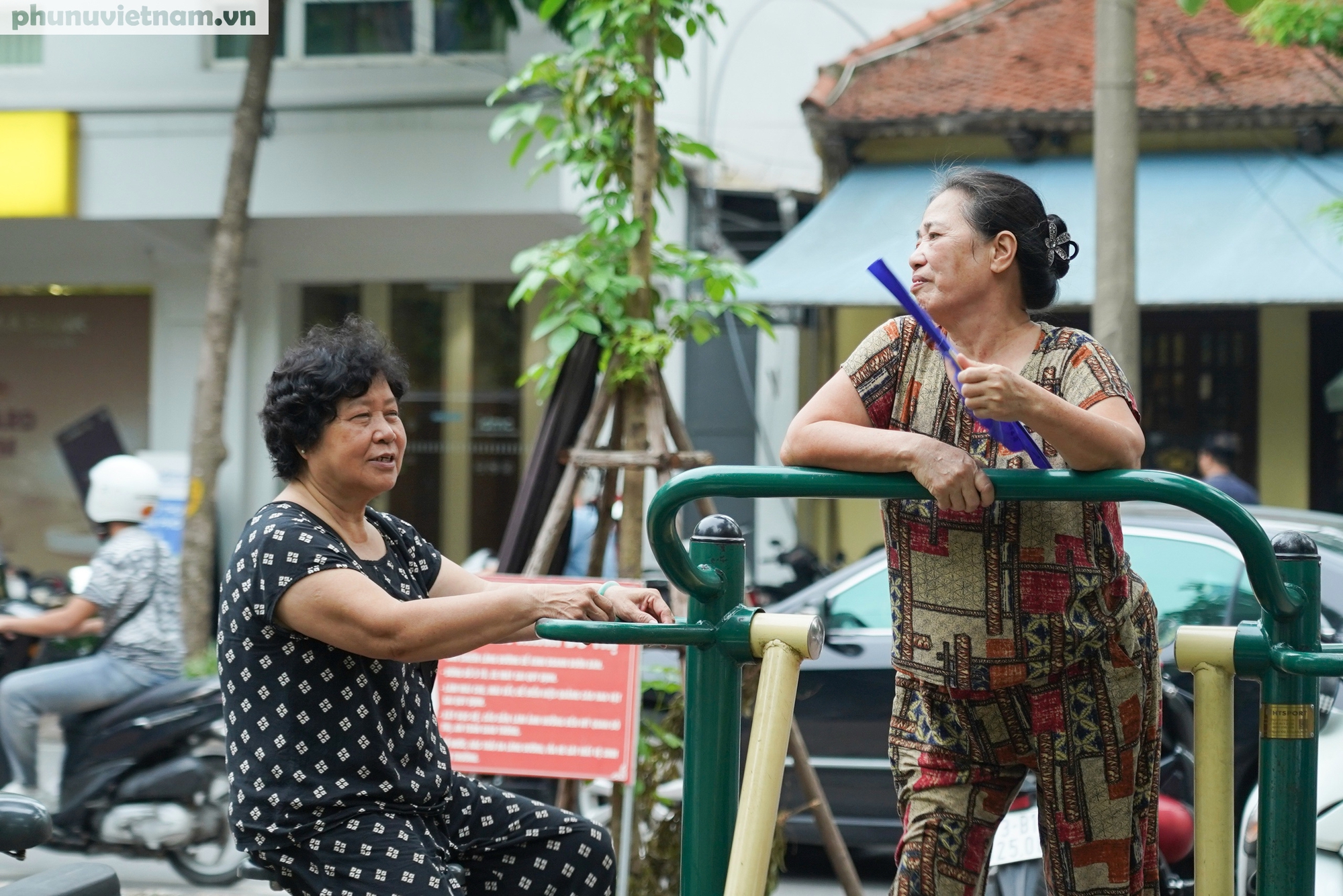 Phố phường Hà Nội nhộn nhịp cờ hoa chào mừng ngày chính thức vận hành chính quyền địa phương 2 cấp- Ảnh 17. Phố phường Hà Nội nhộn nhịp cờ hoa chào mừng ngày chính thức vận hành chính quyền địa phương 2 cấp- Ảnh 17.