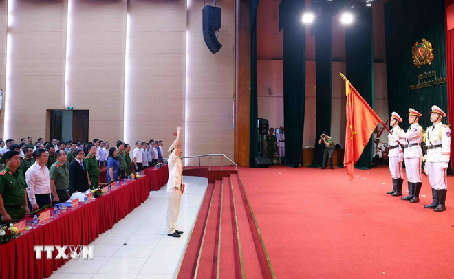 Công an Hà Nội ra mắt 126 Công an phường, xã theo mô hình tổ chức mới- Ảnh 1. Công an Hà Nội ra mắt 126 Công an phường, xã theo mô hình tổ chức mới- Ảnh 1.