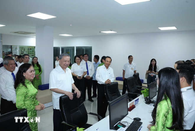 Tổng Bí thư: Chính quyền mới phải phục vụ nhân dân tốt hơn, không để gián đoạn- Ảnh 1. Tổng Bí thư: Chính quyền mới phải phục vụ nhân dân tốt hơn, không để gián đoạn- Ảnh 1.
