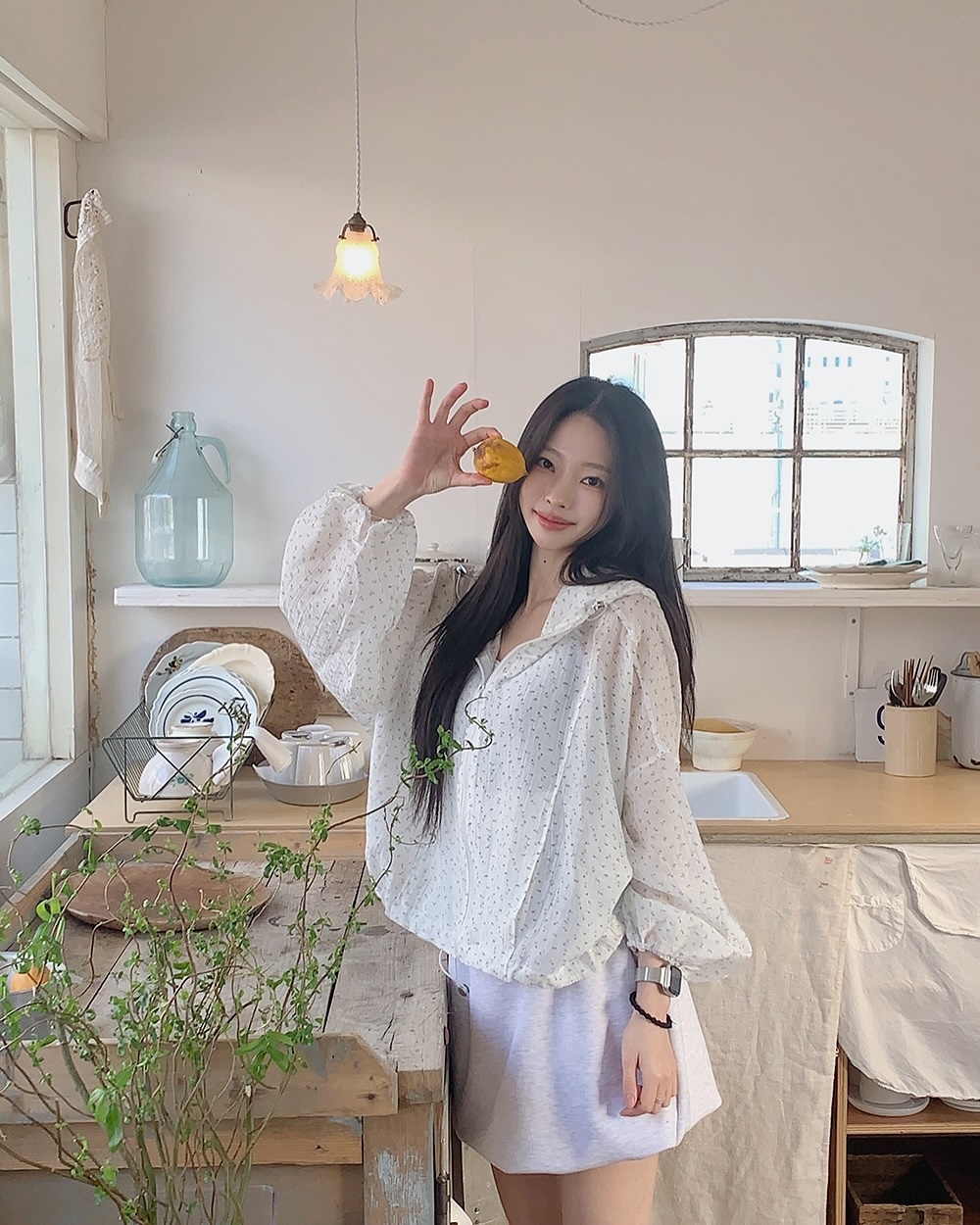 4 kiểu "áo chống nắng" sành điệu phụ nữ Hàn chăm diện nhất- Ảnh 8. 4 kiểu "áo chống nắng" sành điệu phụ nữ Hàn chăm diện nhất- Ảnh 8.