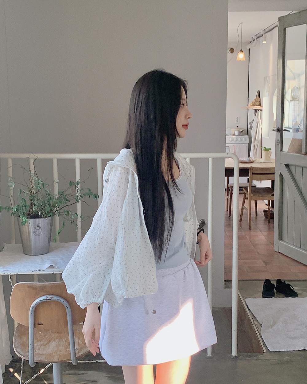 4 kiểu "áo chống nắng" sành điệu phụ nữ Hàn chăm diện nhất- Ảnh 9. 4 kiểu "áo chống nắng" sành điệu phụ nữ Hàn chăm diện nhất- Ảnh 9.