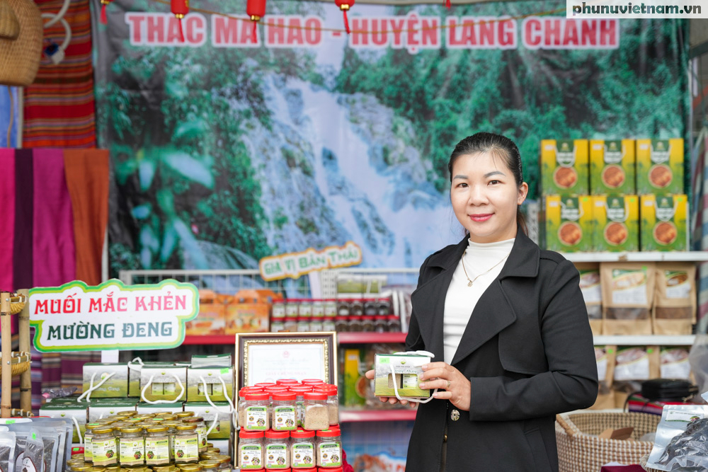 Hơn 800 sản phẩm lên sàn, hàng nghìn phụ nữ thoát nghèo nhờ công nghệ số- Ảnh 2. Hơn 800 sản phẩm lên sàn, hàng nghìn phụ nữ thoát nghèo nhờ công nghệ số- Ảnh 2.