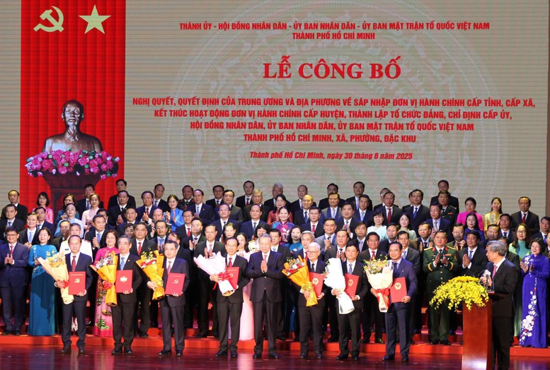 Toàn văn phát biểu của Tổng Bí thư Tô Lâm với Nhân dân TPHCM và thông điệp gửi Nhân dân cả nước- Ảnh 1. Toàn văn phát biểu của Tổng Bí thư Tô Lâm với Nhân dân TPHCM và thông điệp gửi Nhân dân cả nước- Ảnh 1.