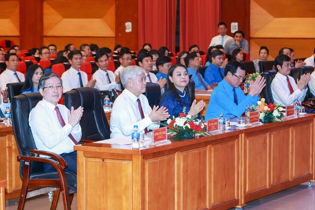 Công bố Quyết định thành lập 19 Ban, đơn vị Cơ quan Ủy ban Trung ương MTTQ Việt Nam- Ảnh 1. Công bố Quyết định thành lập 19 Ban, đơn vị Cơ quan Ủy ban Trung ương MTTQ Việt Nam- Ảnh 1.