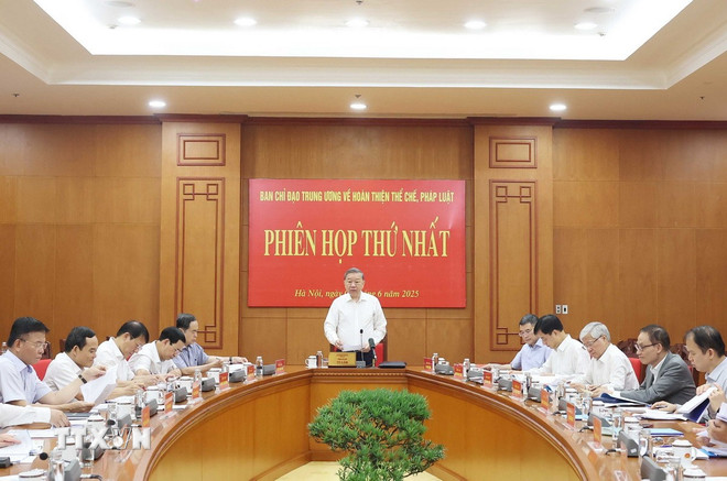 Tổng Bí thư: Hoàn thiện thể chế pháp luật phải mở đường cho kiến tạo phát triển- Ảnh 1. Tổng Bí thư: Hoàn thiện thể chế pháp luật phải mở đường cho kiến tạo phát triển- Ảnh 1.