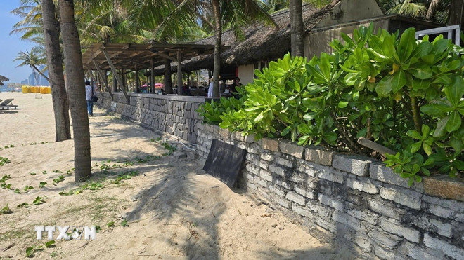 Đà Nẵng: Cơ sở du lịch xả thải thẳng ra biển bị phạt 220 triệu đồng- Ảnh 1. Đà Nẵng: Cơ sở du lịch xả thải thẳng ra biển bị phạt 220 triệu đồng- Ảnh 1.