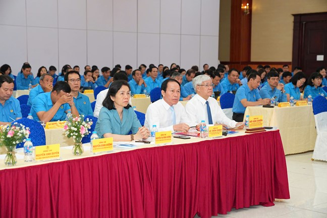 Chủ tịch Đỗ Văn Chiến: Sau sắp xếp, tinh gọn bộ máy, vị thế của Công đoàn ngày càng được nâng lên- Ảnh 1. Chủ tịch Đỗ Văn Chiến: Sau sắp xếp, tinh gọn bộ máy, vị thế của Công đoàn ngày càng được nâng lên- Ảnh 1.