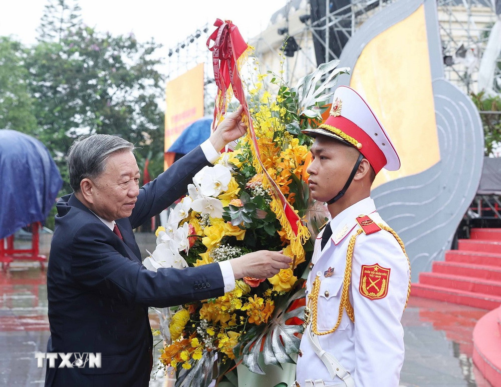 Lễ kỷ niệm 110 năm Ngày sinh Tổng Bí thư Nguyễn Văn Linh- Ảnh 2. Lễ kỷ niệm 110 năm Ngày sinh Tổng Bí thư Nguyễn Văn Linh- Ảnh 2.