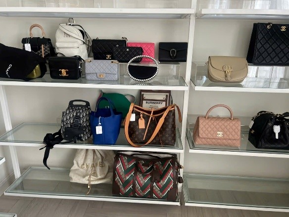 Tạm giữ nữ chủ shop online vì trốn thuế 12,5 tỷ đồng: Thu giữ nhiều kim cương- Ảnh 1. Tạm giữ nữ chủ shop online vì trốn thuế 12,5 tỷ đồng: Thu giữ nhiều kim cương- Ảnh 1.