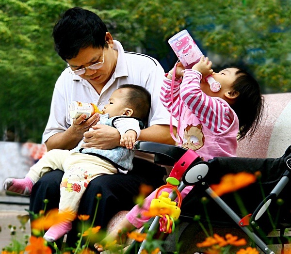 Được chăm con - Một đặc ân khi làm cha- Ảnh 1. Được chăm con - Một đặc ân khi làm cha- Ảnh 1.