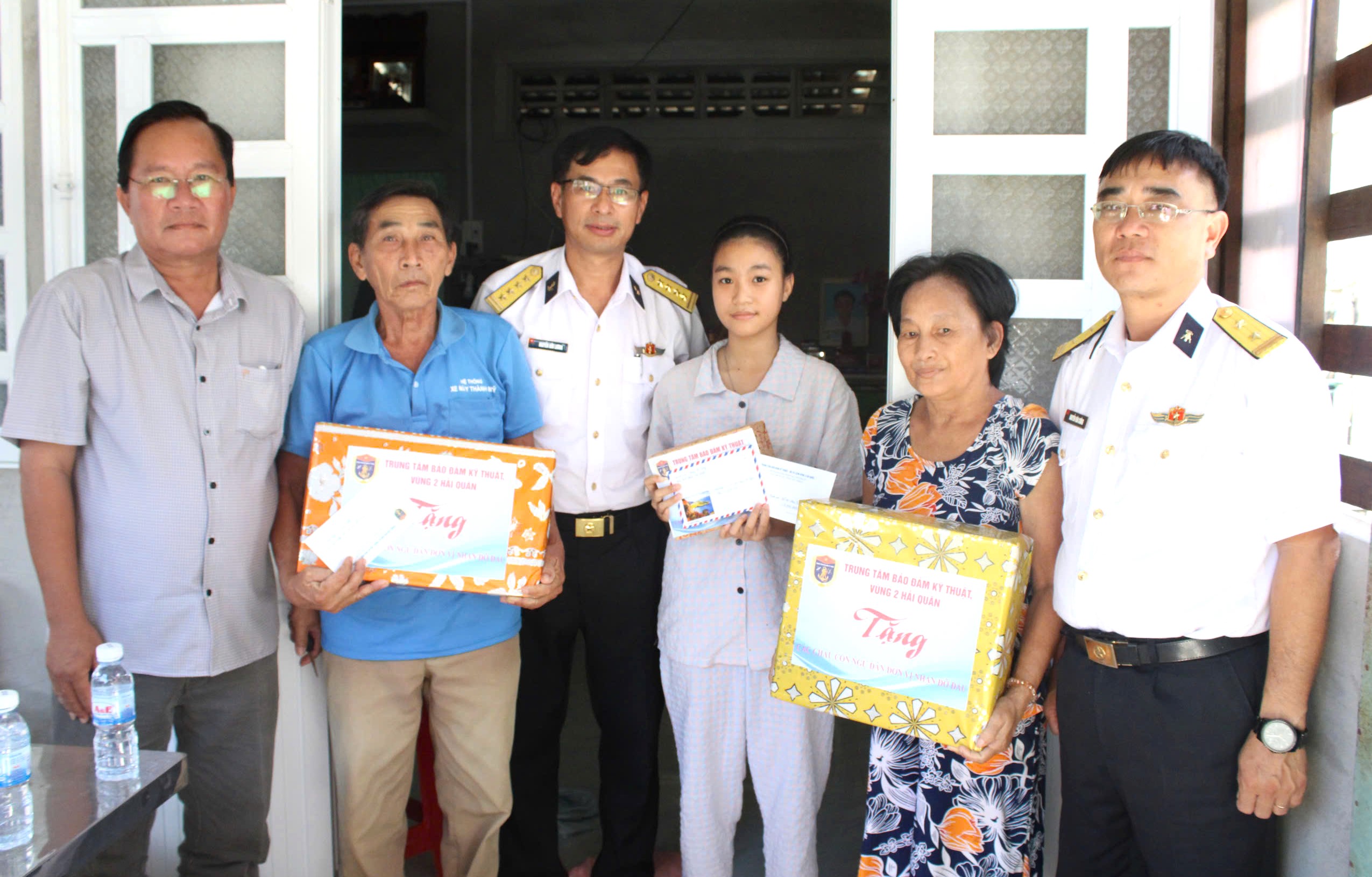 Účinnost modelu „1 000 VND pomáhá dětem rybářů chodit do školy“ – Foto 1. Hiệu quả từ mô hình